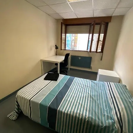 Comodo En El Centro De * اوفيدو