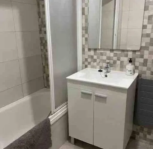 Cómodo En El Centro De Apartamento